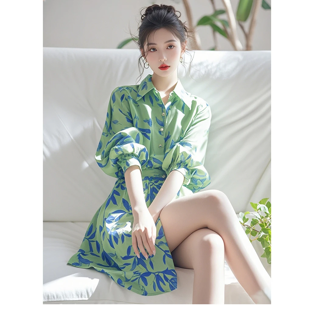 绿色印花衬衫连衣裙韩系千金感洋气独特漂亮设计感绝美温柔风裙子