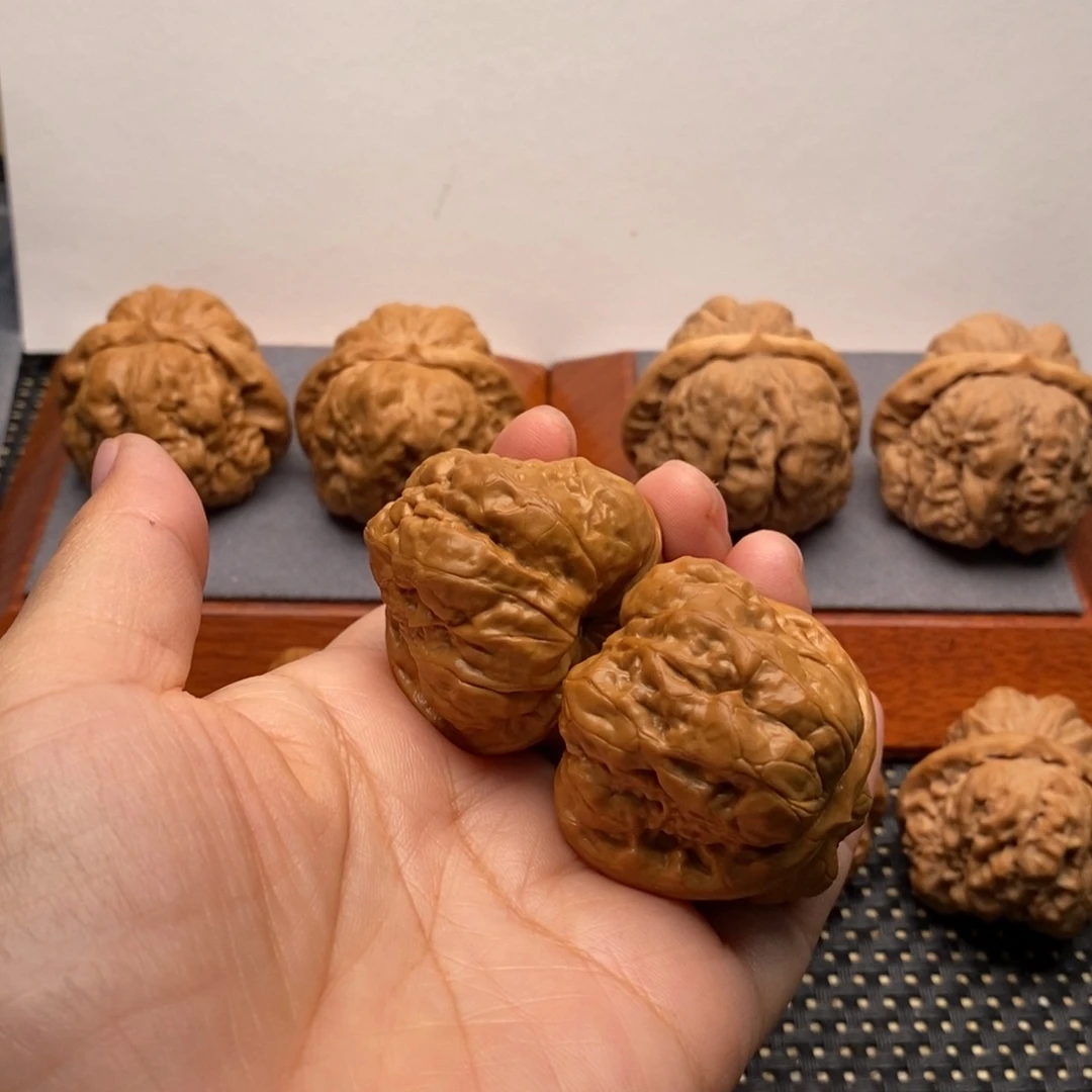 有***的文玩核桃把件边38左右