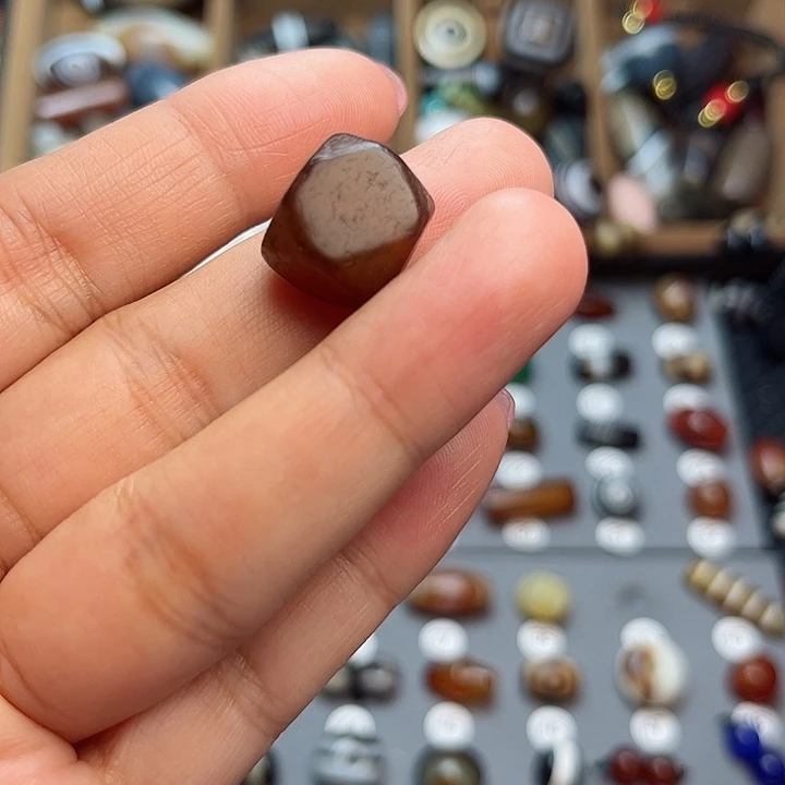 玛瑙/玉髓未镶嵌珠宝半成品冷**豆