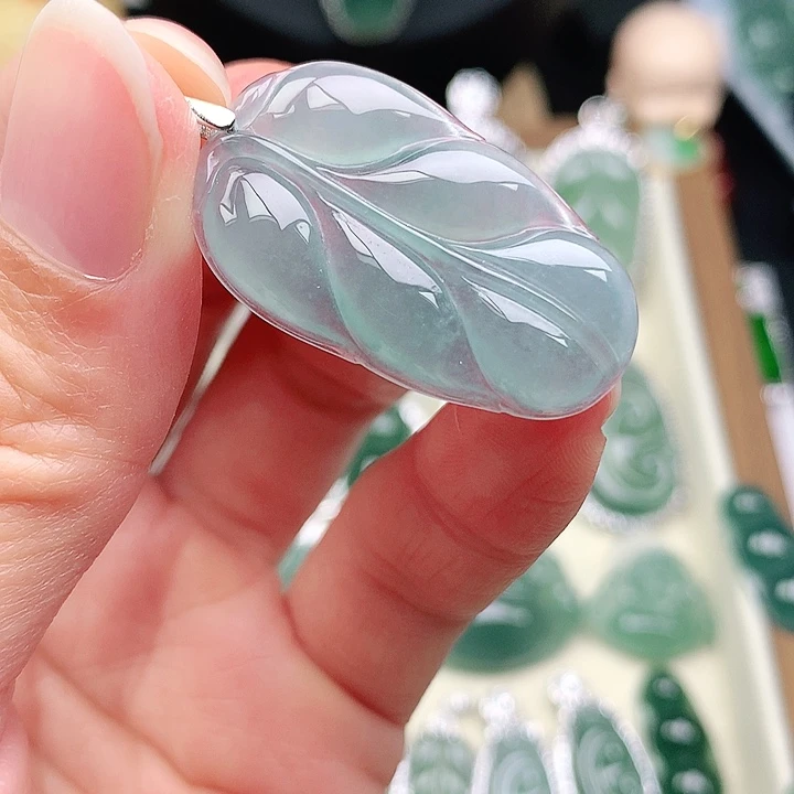 颈饰银S925镶嵌翡翠吊坠