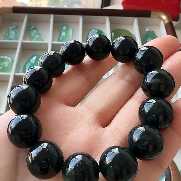 岫玉未镶嵌颈饰岫玉