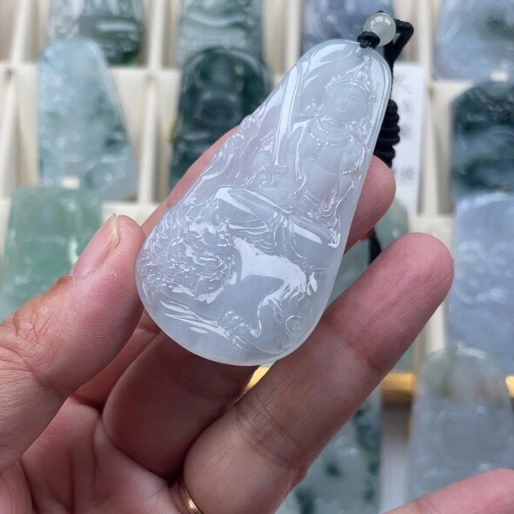 翡翠未镶嵌颈饰玉