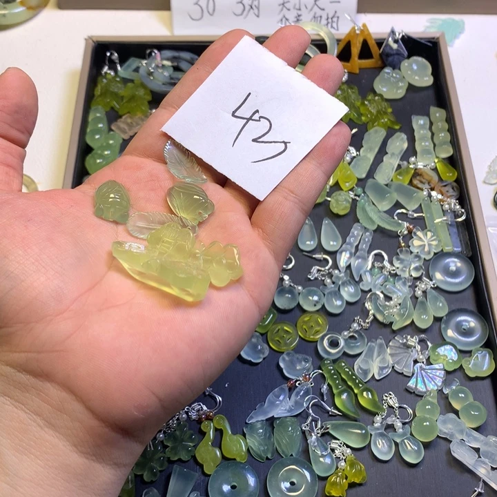 周***一蛇纹石玉合金发饰