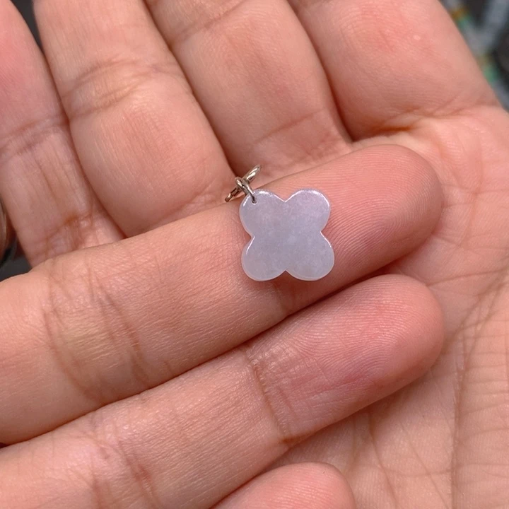 翡翠未镶嵌颈饰我在