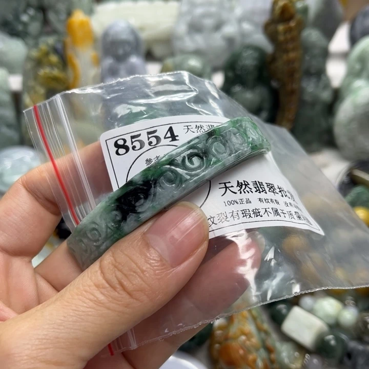 翡翠未镶嵌颈饰8554