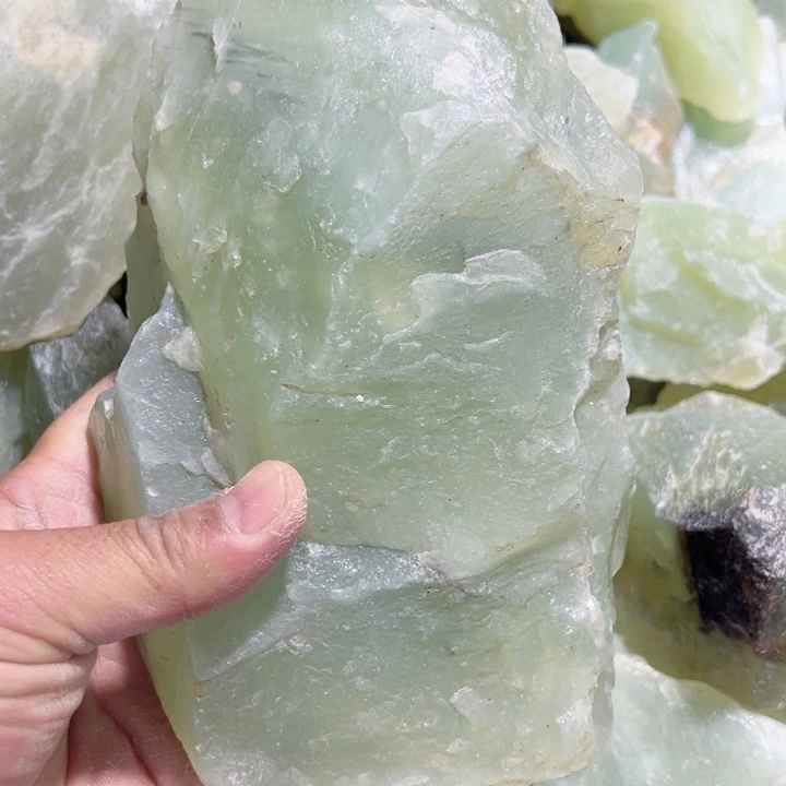 蛇纹石玉未镶嵌珠宝奇石