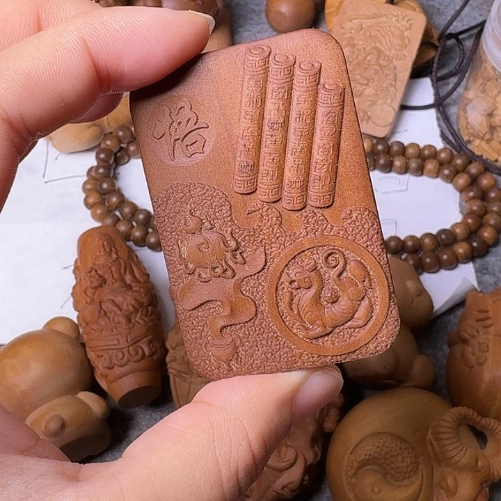 檀香木手串/手链老山檀香精雕满工双面吊坠