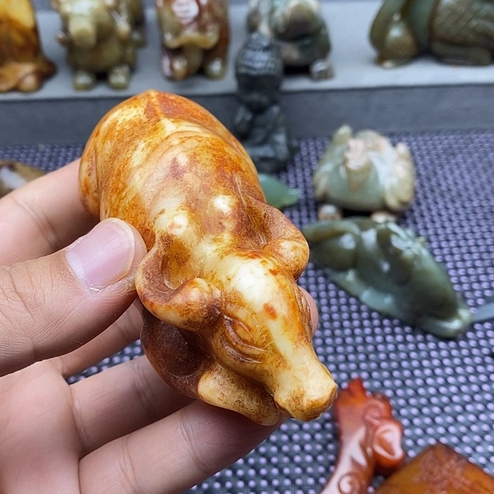 蛇纹石玉未镶嵌颈饰达****师