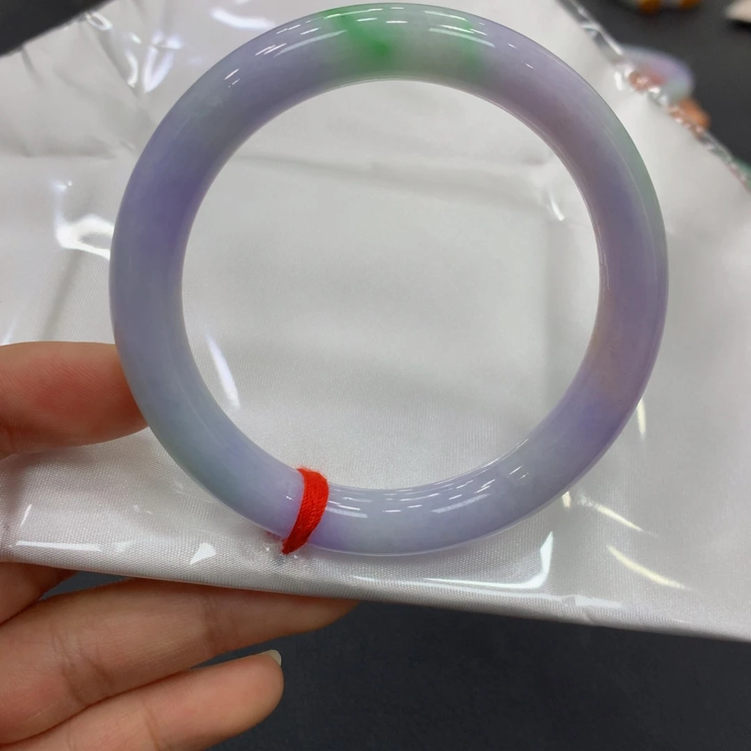 翡翠手镯未镶嵌翡翠