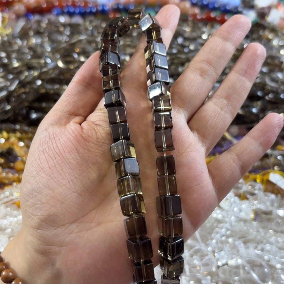 小***悠未镶嵌珠宝半成品烟晶