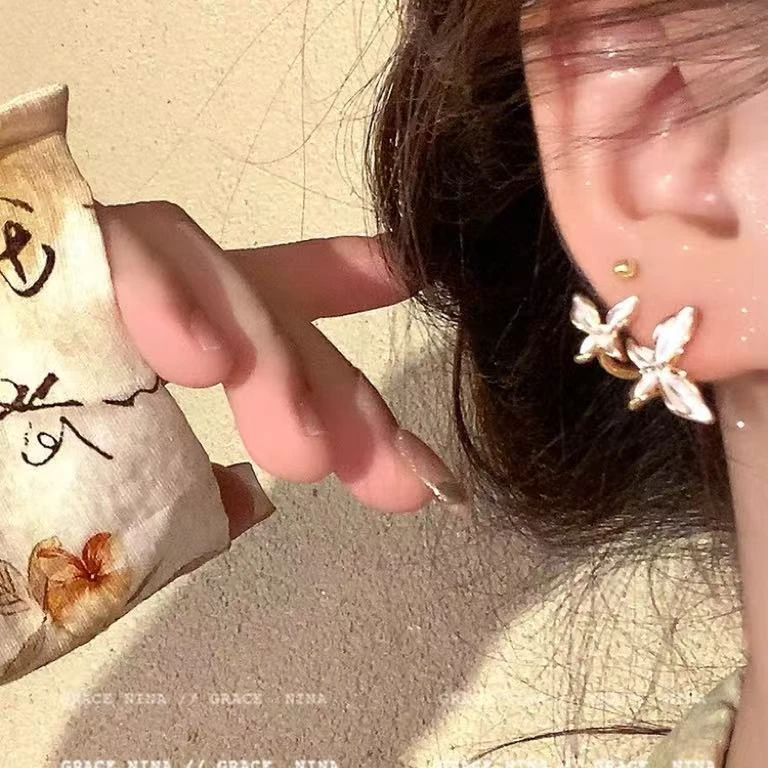 秋天的风！法式温柔蝴蝶新款爆款高级感气质耳饰A39.