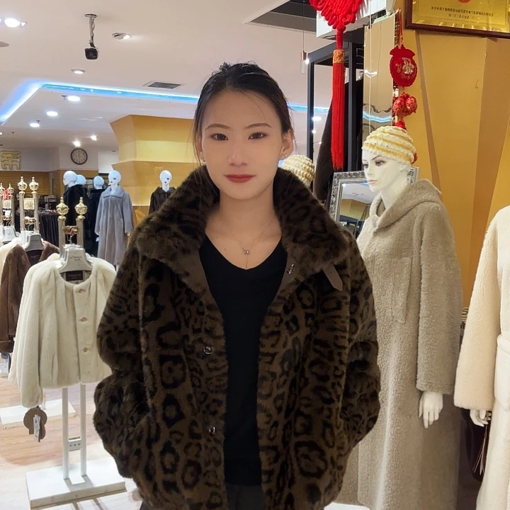 四楼蒂澳蒂娜皮草