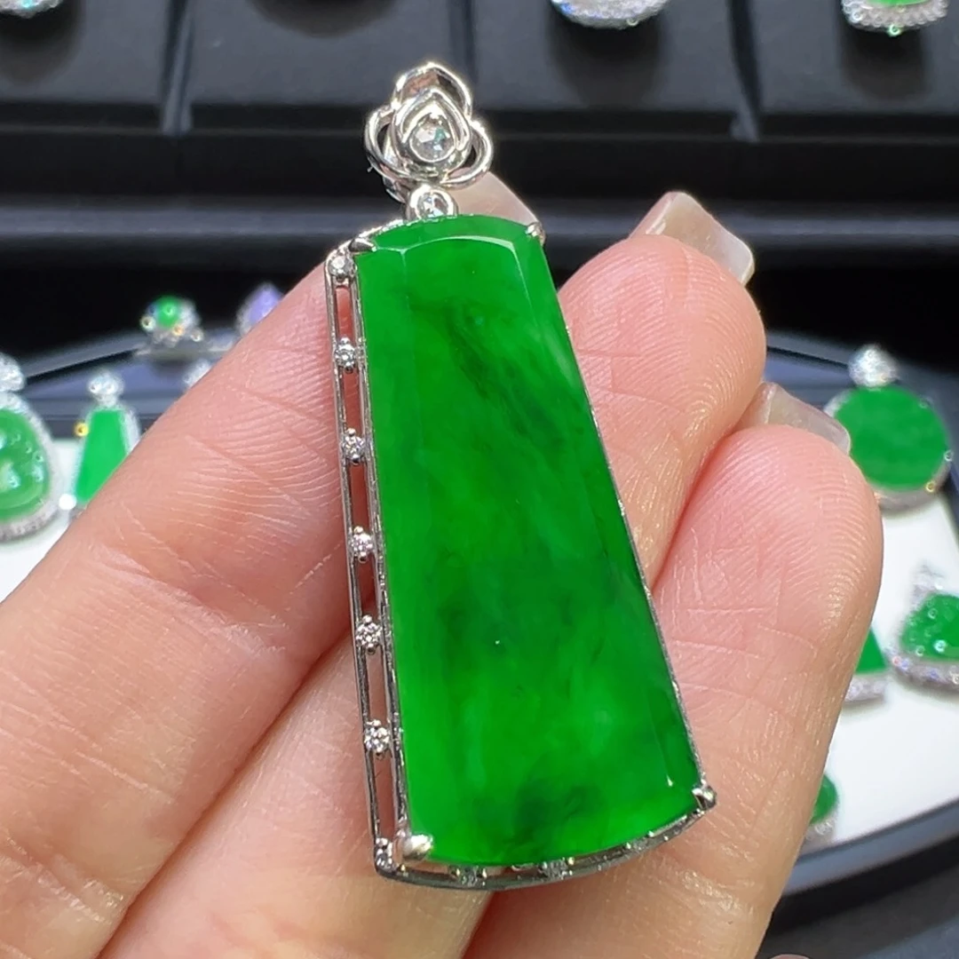 翡翠颈饰18K金镶嵌收到货48小时鉴赏期