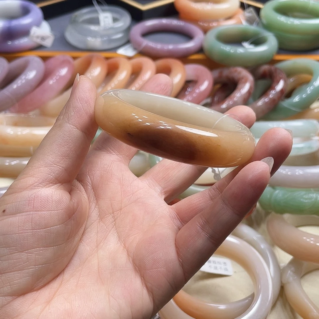 未镶嵌手镯石英岩玉徜***间