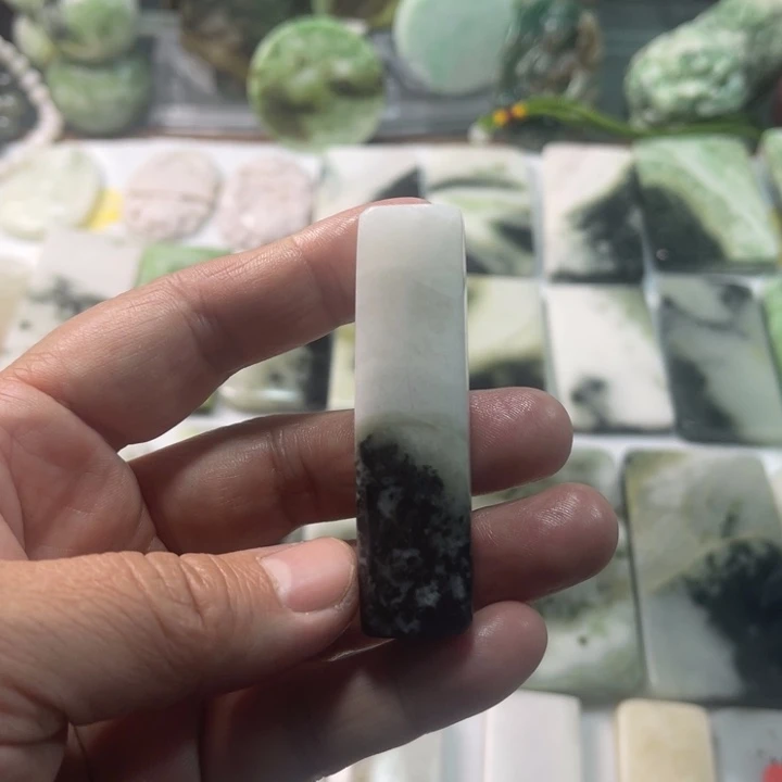 独山玉颈饰未镶嵌庚*