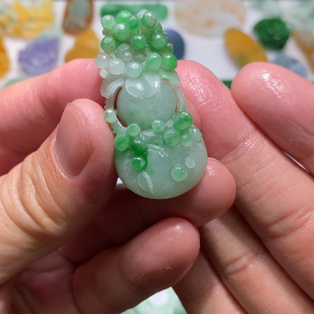 定制翡翠未镶嵌吊坠