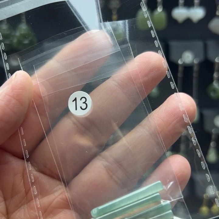 舞***翩银S925镶嵌翡翠耳饰