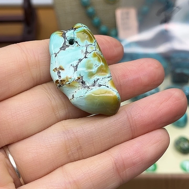 绿松石未镶嵌耳饰