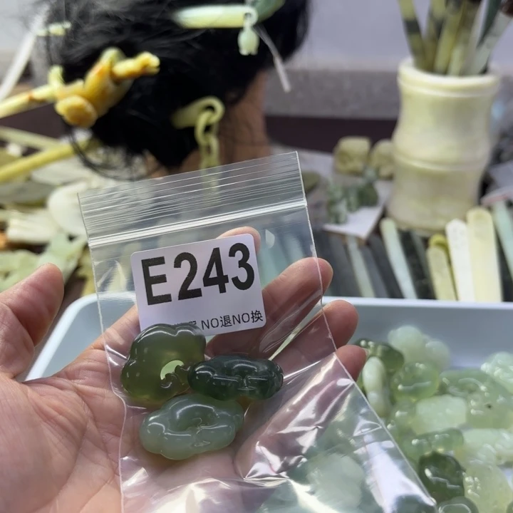 蛇纹石玉发饰合金鹄*