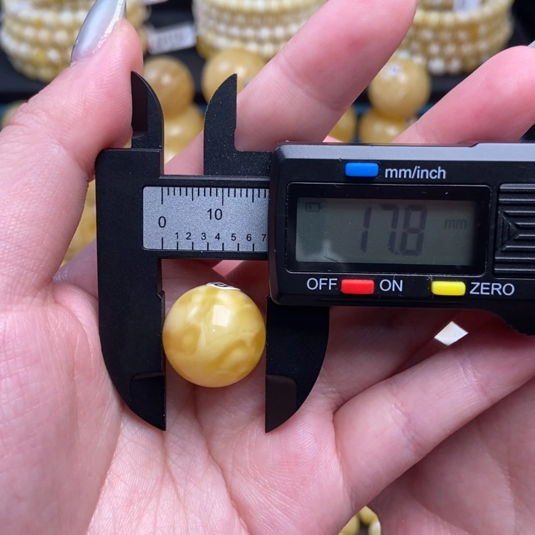 蜜蜡未镶嵌珠宝奇石