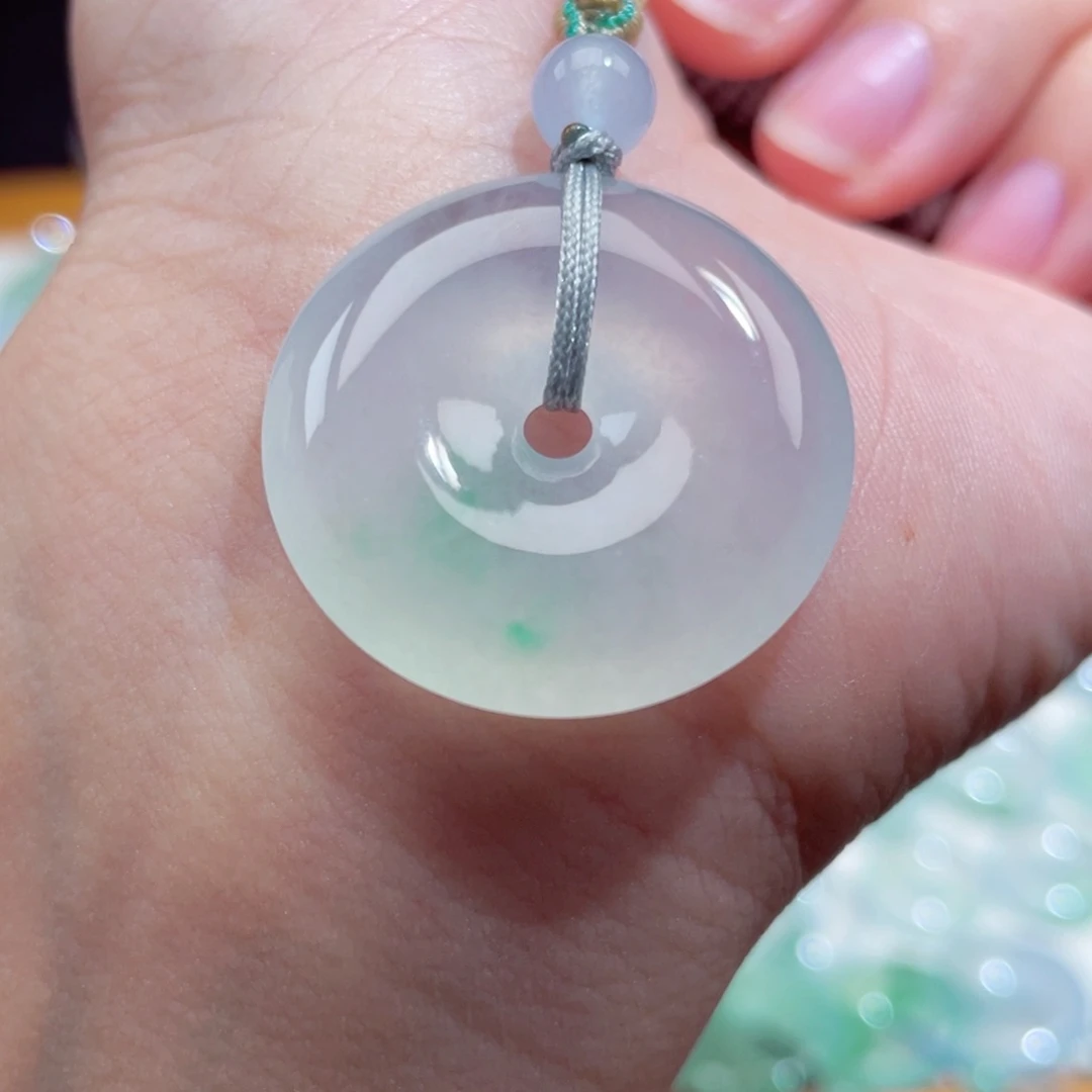 颈饰未镶嵌翡翠平安扣