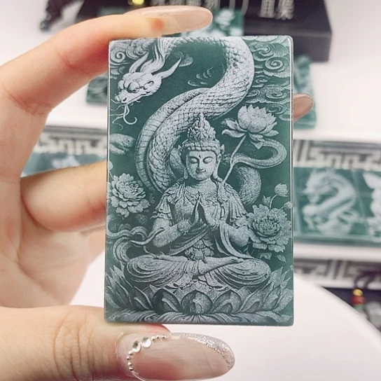 翡翠未镶嵌颈饰普贤菩萨