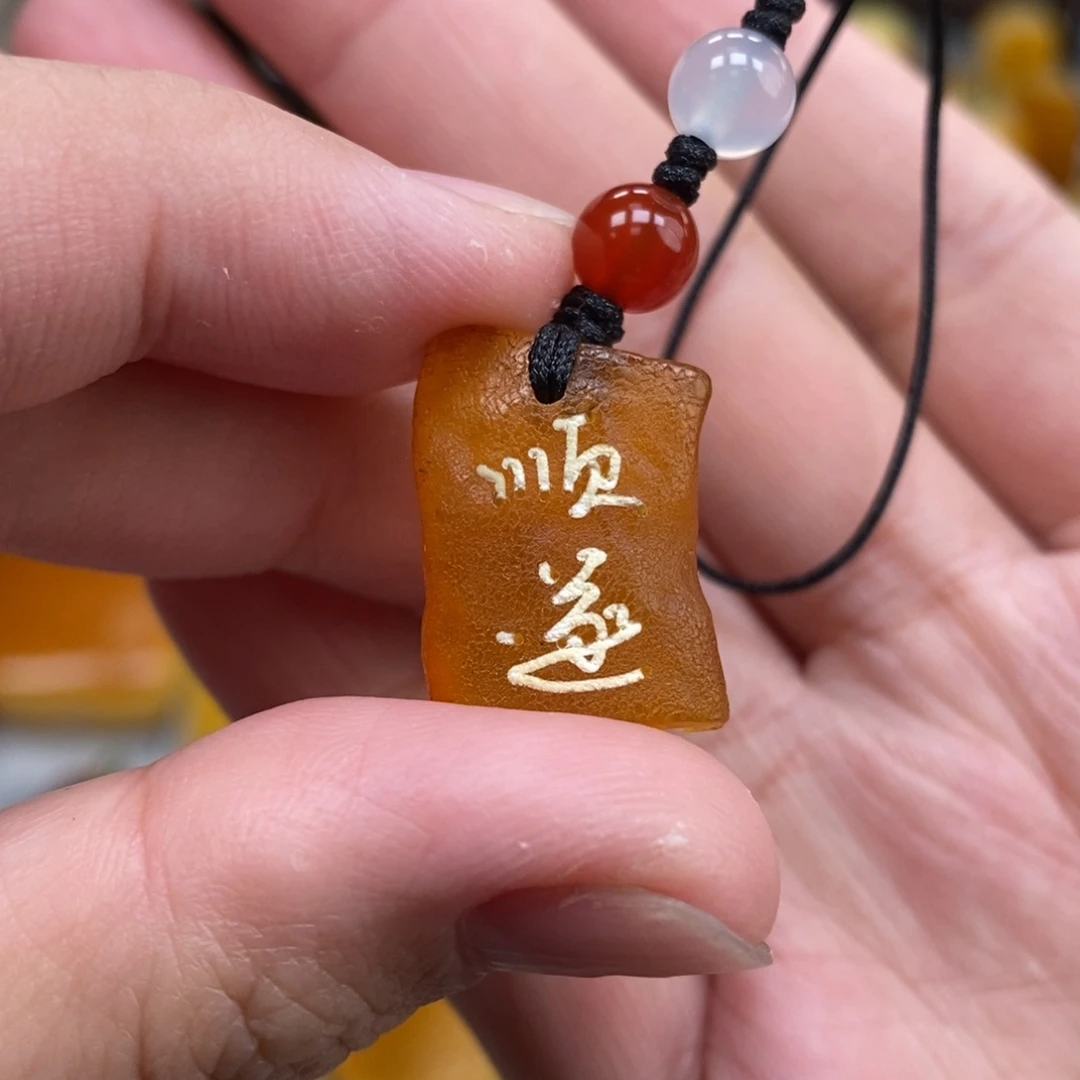 蜜蜡未镶嵌珠宝奇石