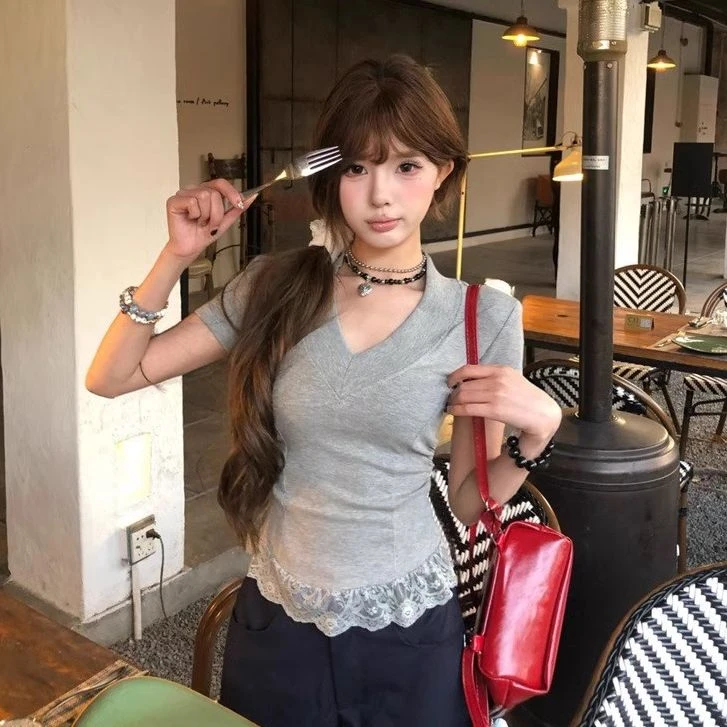 夏季蕾丝V领短袖T恤女韩版修身显瘦辣妹纯欲风设计感百搭纯色小衫