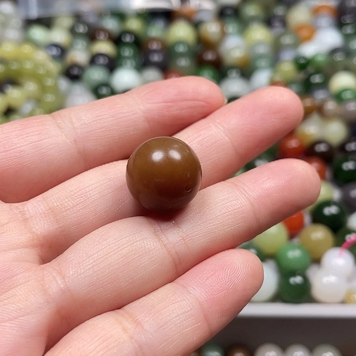 和田玉未镶嵌颈饰蚂*?