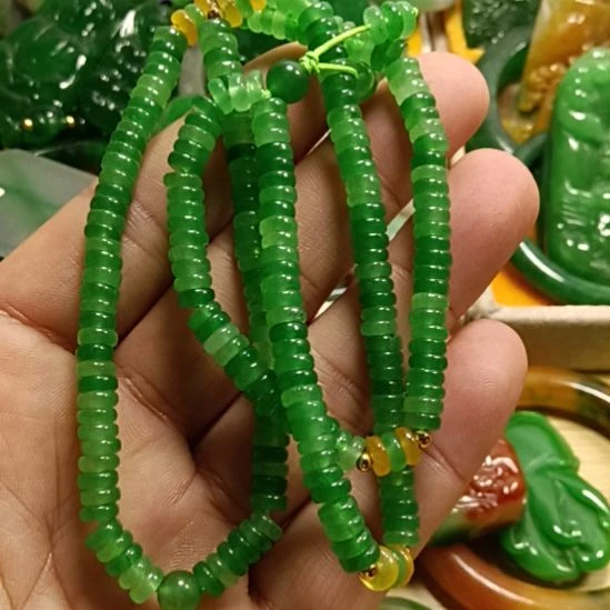 翡翠颈饰未镶嵌翡翠