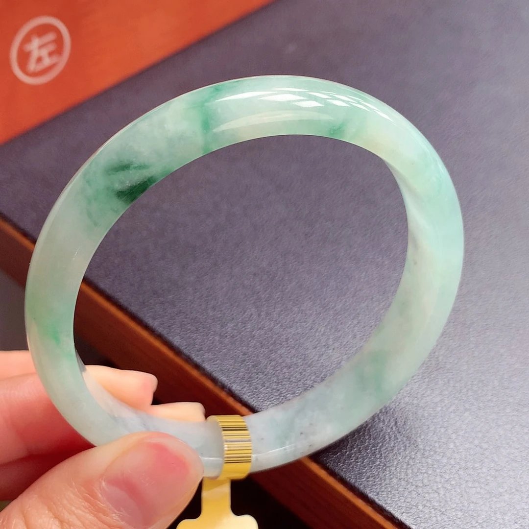 翡翠手镯未镶嵌缅甸翡翠