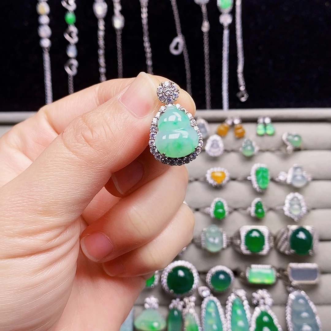 翡翠银S925镶嵌颈饰葫芦