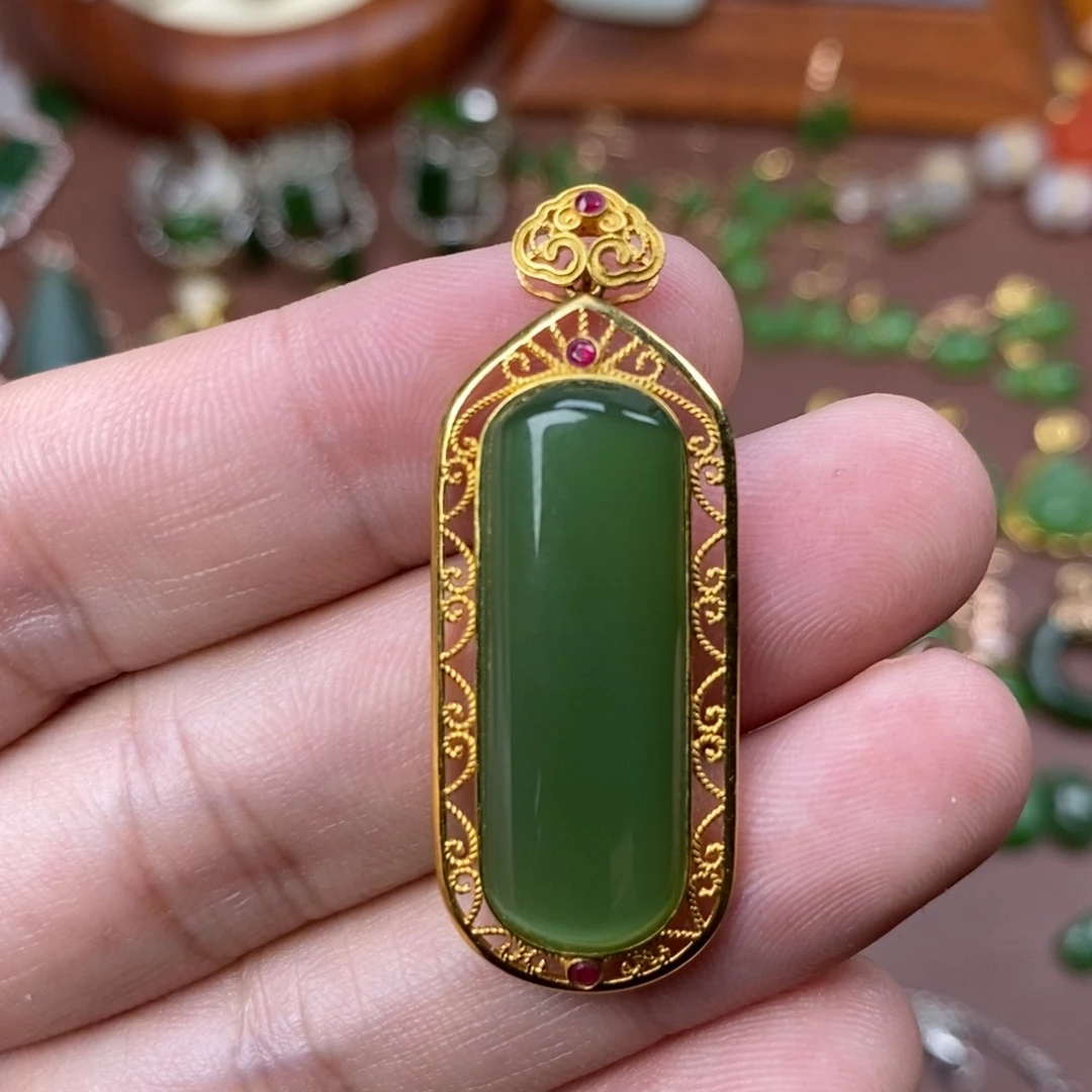 和田玉颈饰18K金镶嵌