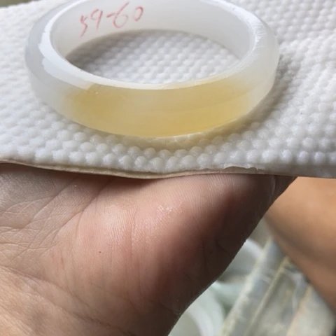 啊***7石英质玉（金丝玉）未镶嵌手镯加工定制
