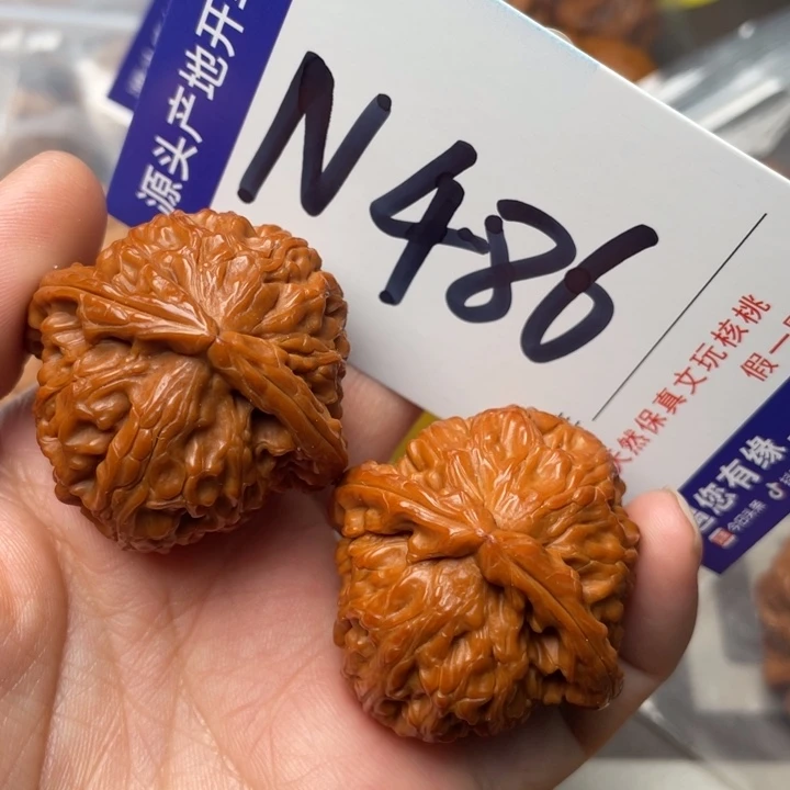 文玩核桃吊坠白狮子38尺