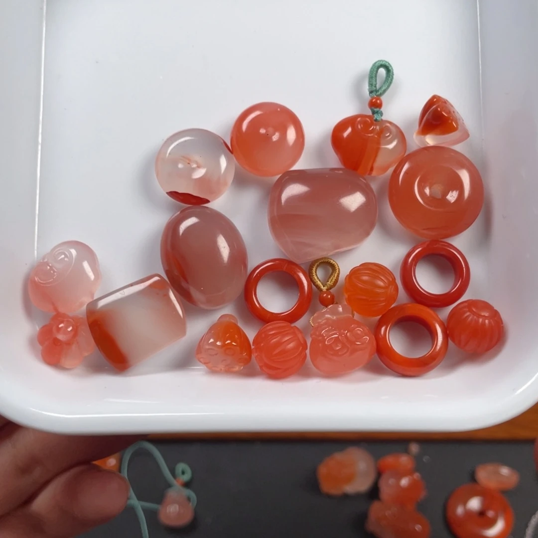 南红玛瑙配饰未镶嵌等**岁