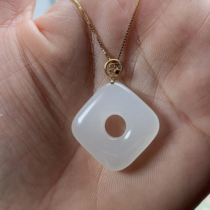 【闪购商品】和田玉18K金镶嵌颈饰