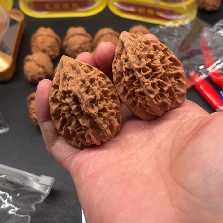 核桃41尺55高58克招财鼠