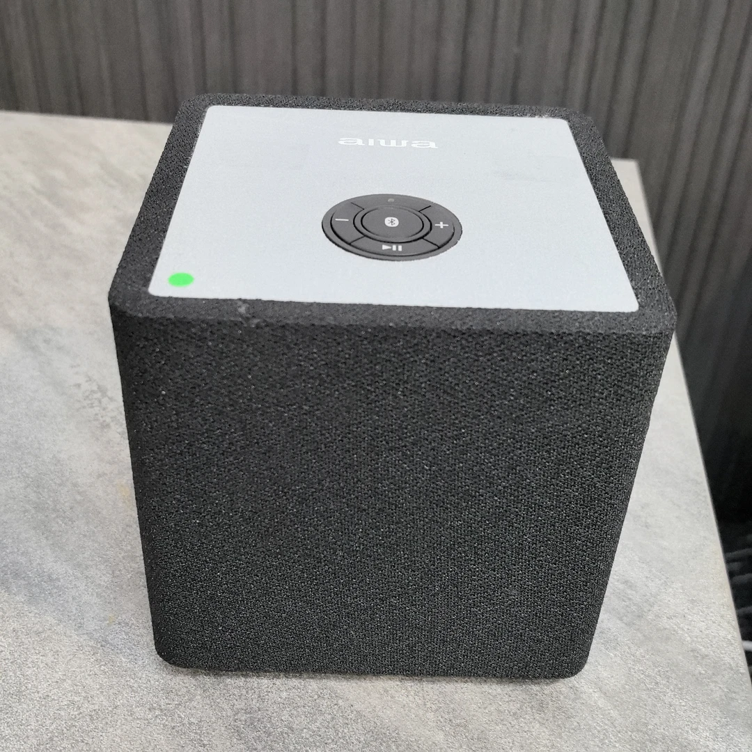 9新  AIWA/爱华 XR-WS100插电款30W蓝牙音箱 AUX输入音源
