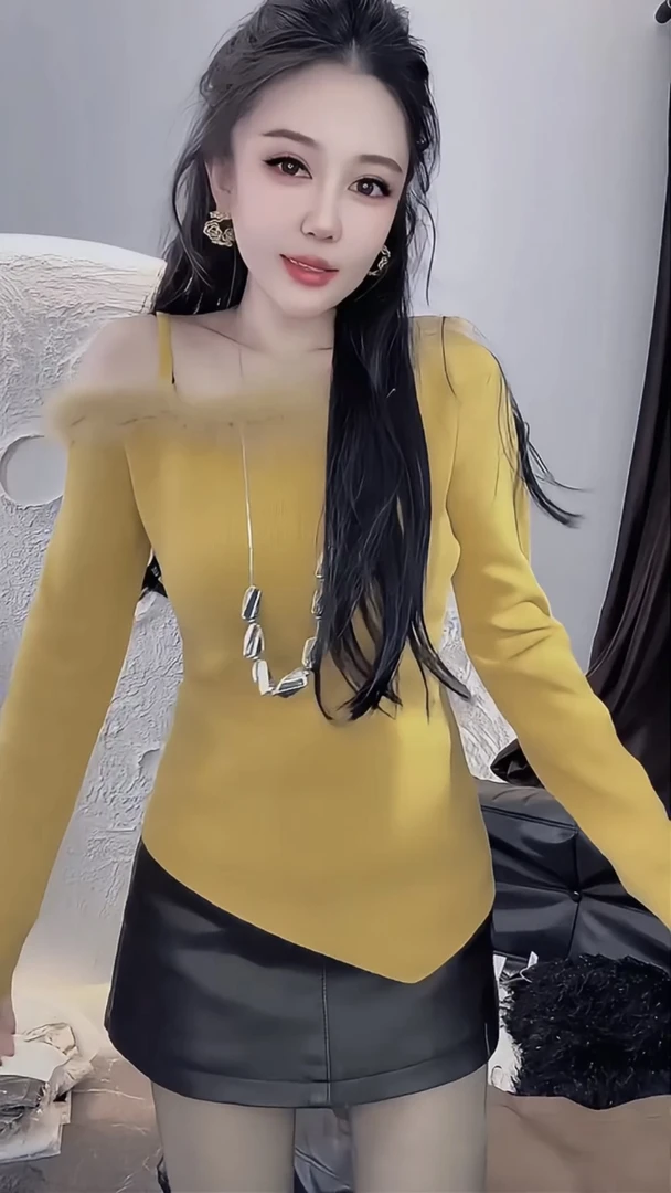 2025秋冬新款韩系甜美毛毛领斜肩气质针织衫女设计感小众显瘦上衣