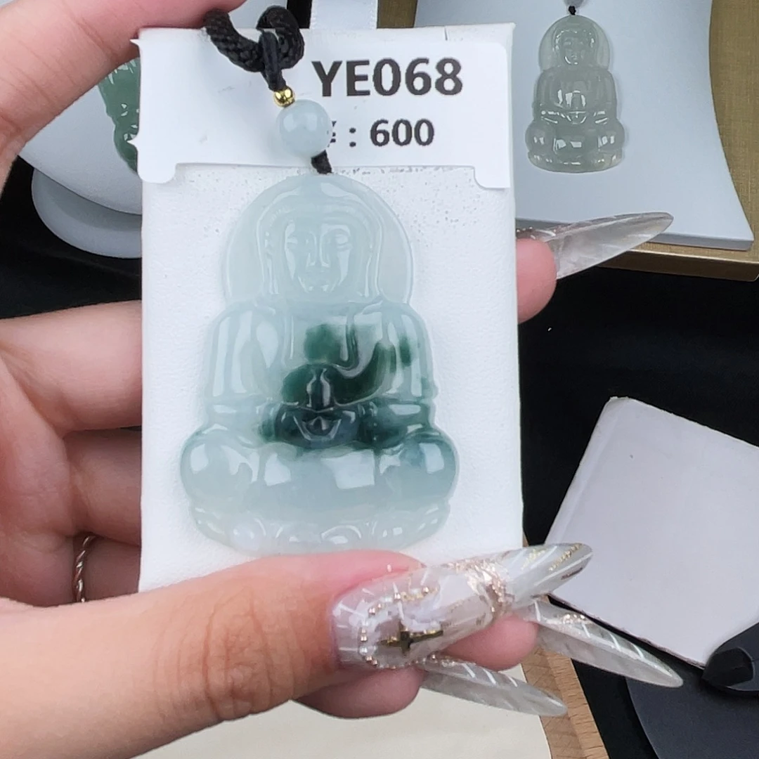 翡翠未镶嵌颈饰YE068