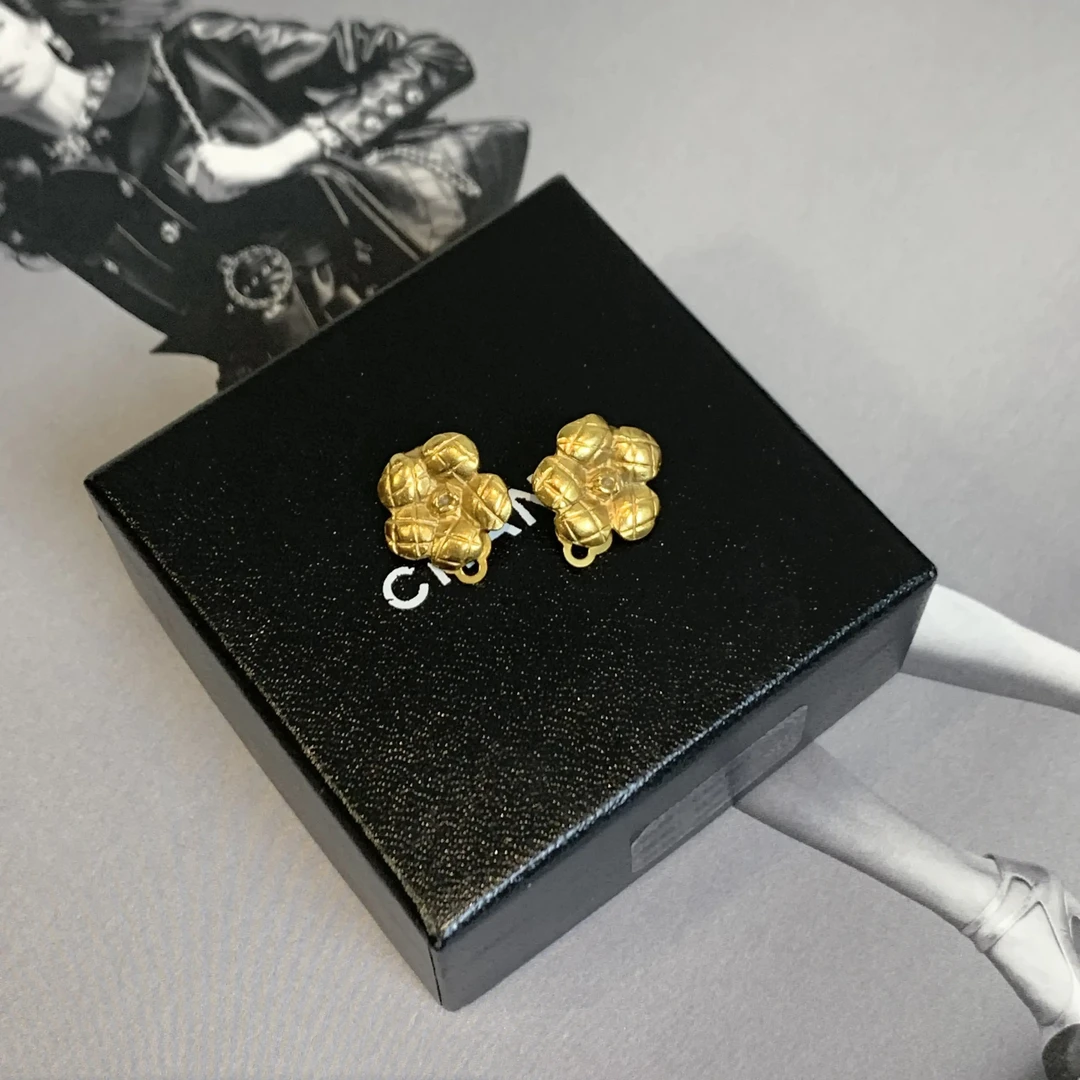 99新 Chanel/香奈儿 中古山茶花耳夹/40823175/12期/代卖服务2511