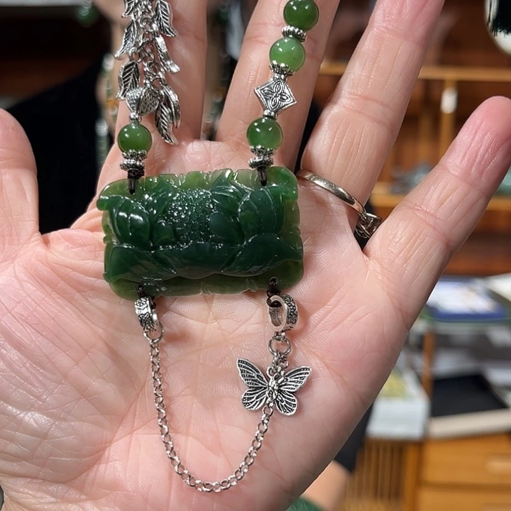 颈饰未镶嵌和田玉（糖玉）