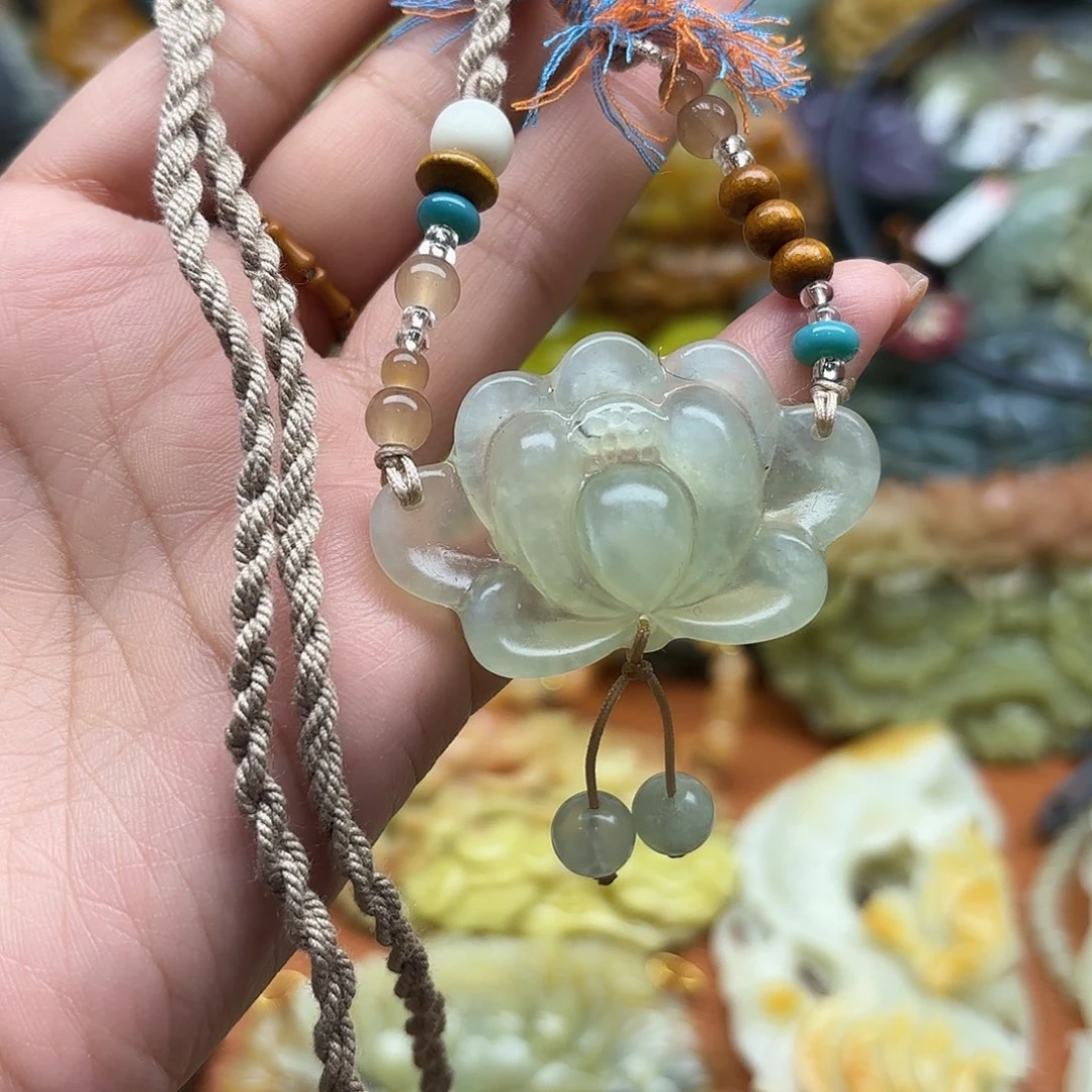 蛇纹石玉未镶嵌吊坠