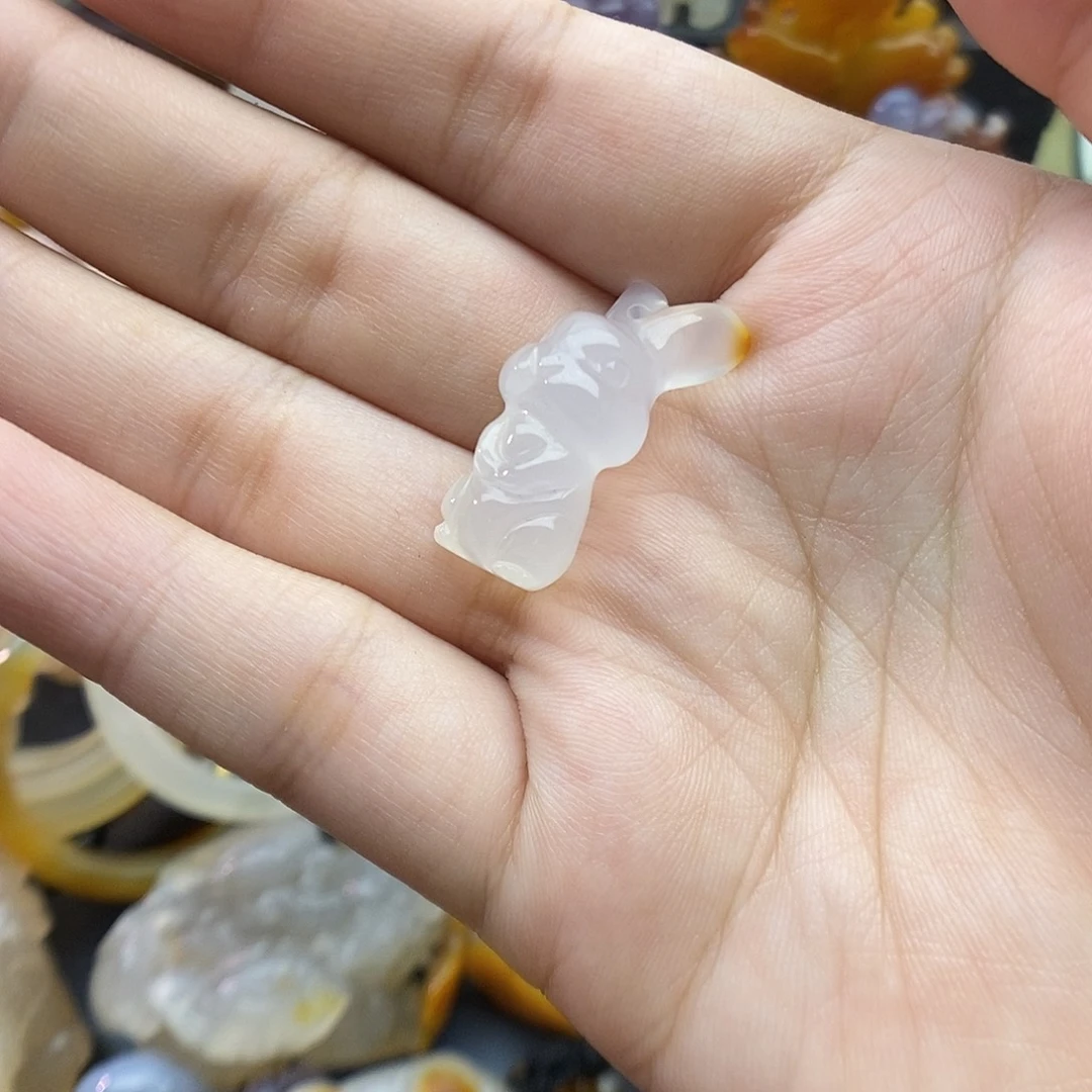 粉***光玛瑙/玉髓未镶嵌颈饰
