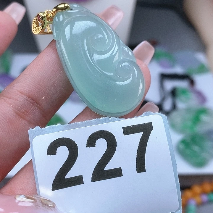 翡翠颈饰未镶嵌吊坠