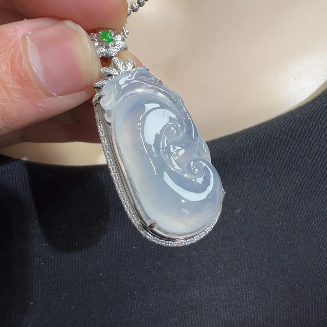 翡翠吊坠(不含链)18K金镶嵌