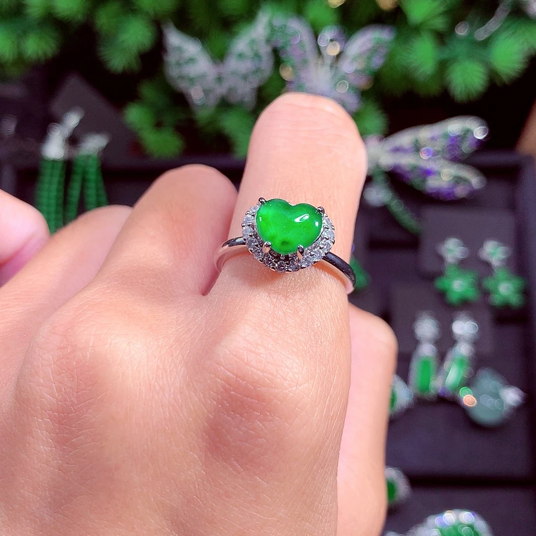 颈饰未镶嵌翡翠天然