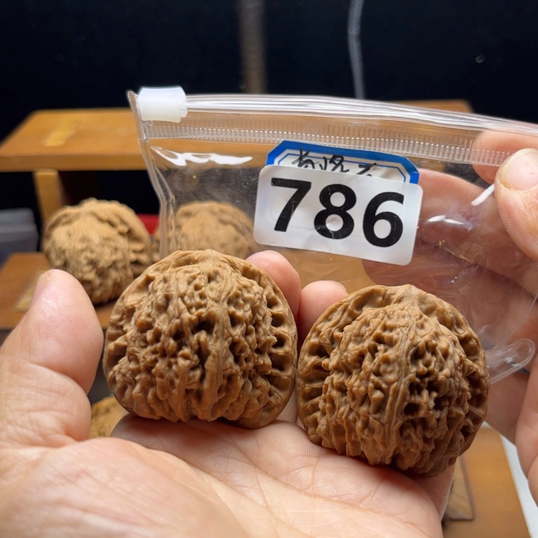 吊坠文玩核桃南疆43