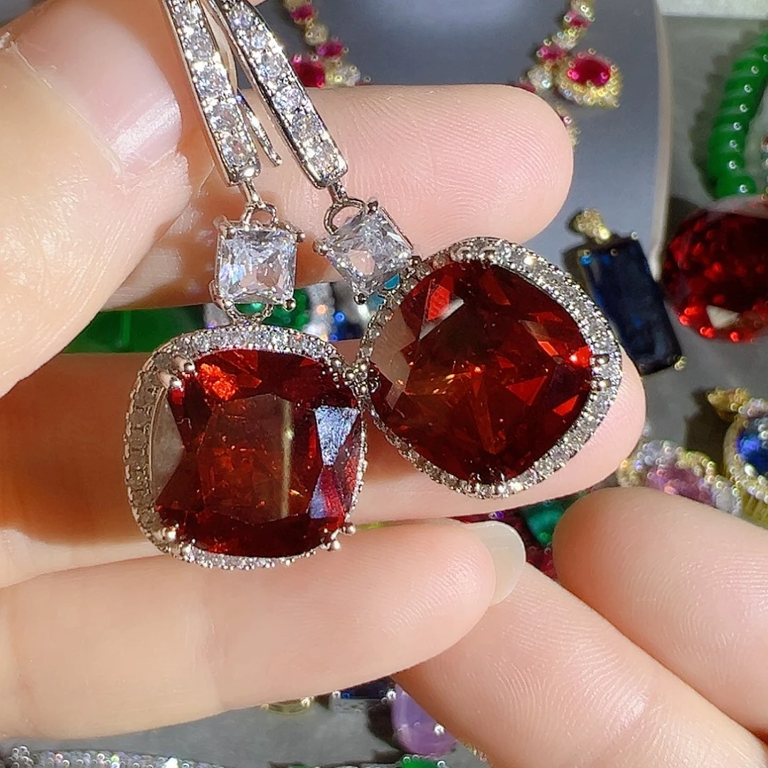 花岗石钨合金红色蓝色吊坠